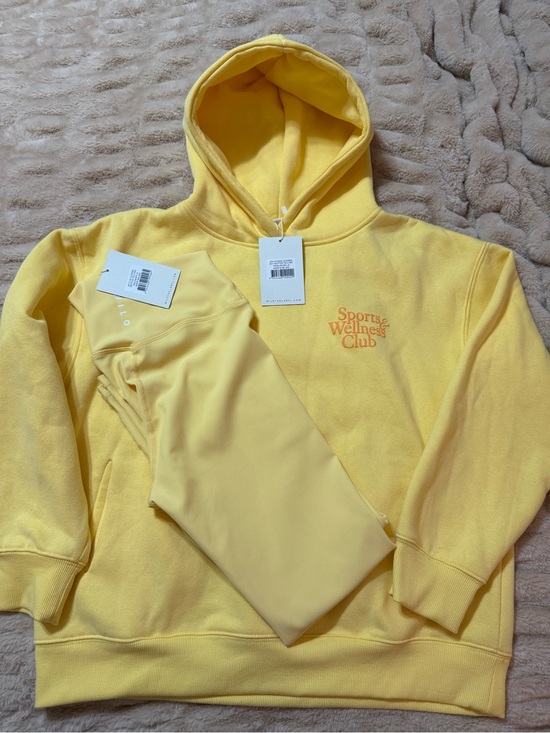 Wilo The Label Tops - Wilo matching set Yellow 'Sports & Wellness Club' Pullover Hoodie